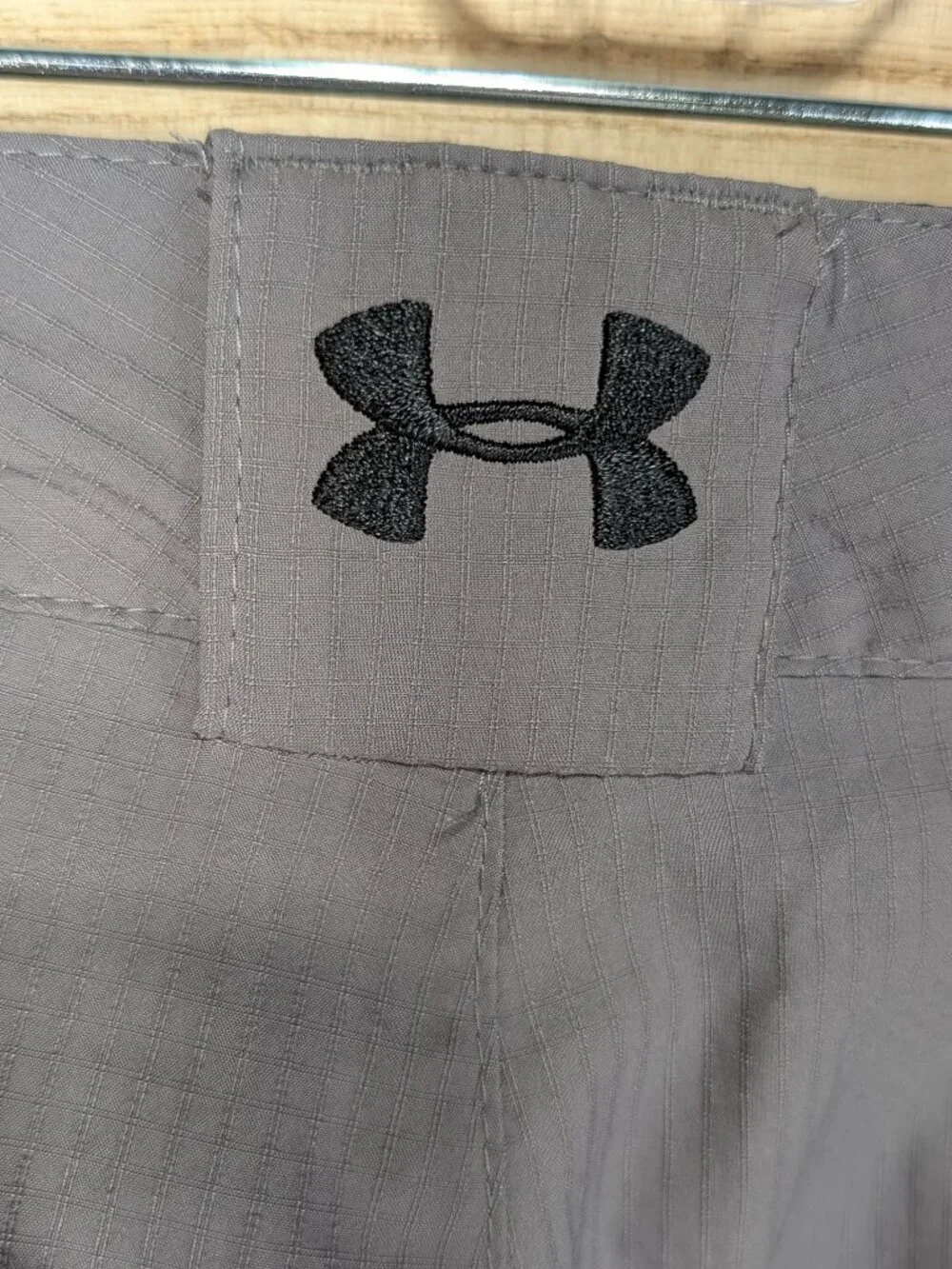Under Armour Men's Lightweight Cargo Shorts - Gray Size 42